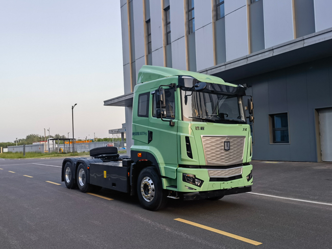 远程大电量牵引车.jpg 远程大电量牵引车.jpg