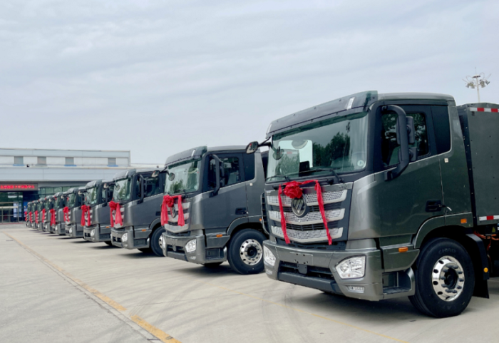 欧曼智蓝423kWh纯电牵引车.png 欧曼智蓝423kWh纯电牵引车.png