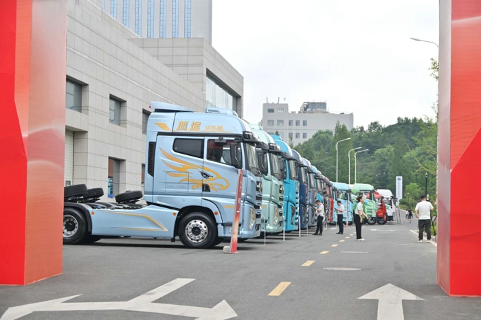 一汽解放2025年中渠道沟通会青岛中重型车分会隆重召开7.jpg 一汽解放2025年中渠道沟通会青岛中重型车分会隆重召开7.jpg